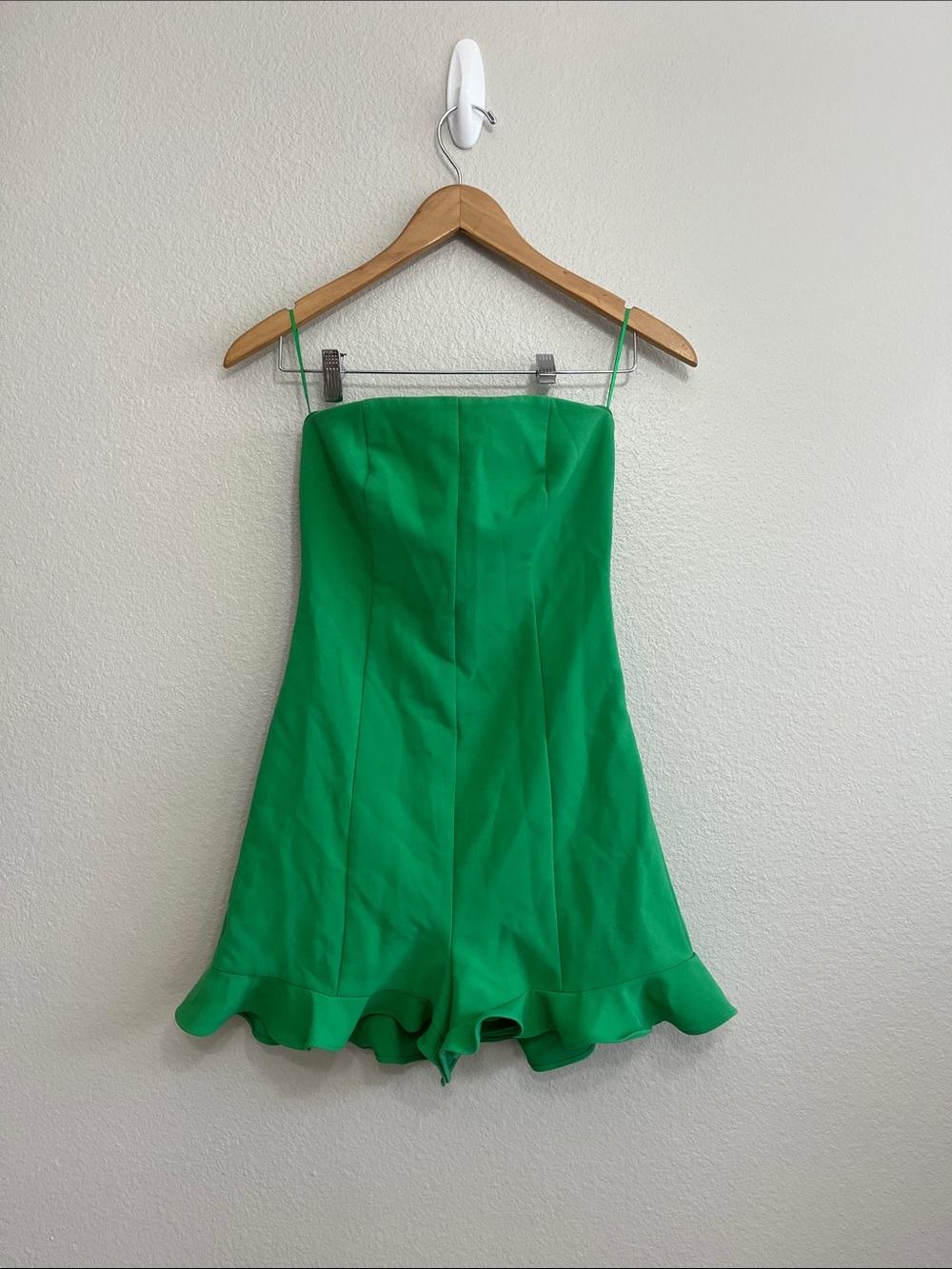 Likely revolve Green Strapless Ruffle-Hem Romper size 4